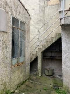 Saint-Georges-de-Didonne (17110) 

IDEAL INVESTISSEUR DEL'IMMOBILIER vous propose cet ensemble immobilier de deux lots dans l'hyper centre. Lot N