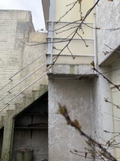 Saint-Georges-de-Didonne (17110) 

IDEAL INVESTISSEUR DEL'IMMOBILIER vous propose cet ensemble immobilier de deux lots dans l'hyper centre. Lot N