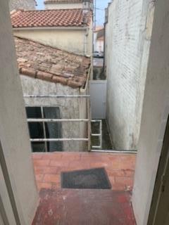 Saint-Georges-de-Didonne (17110) 

IDEAL INVESTISSEUR DEL'IMMOBILIER vous propose cet ensemble immobilier de deux lots dans l'hyper centre. Lot N