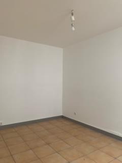 Saint-Georges-de-Didonne (17110) 

IDEAL INVESTISSEUR DEL'IMMOBILIER vous propose cet ensemble immobilier de deux lots dans l'hyper centre. Lot N