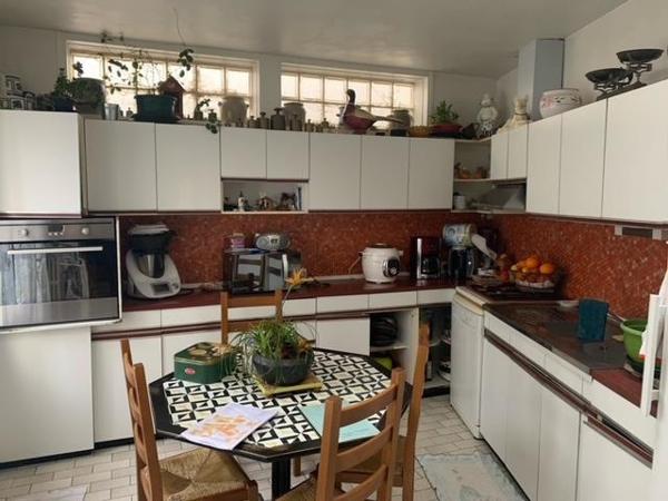 Saint-Georges-de-Didonne (17110) 

IDEAL INVESTISSEUR DEL'IMMOBILIER vous propose cet ensemble immobilier de deux lots dans l'hyper centre. Lot N