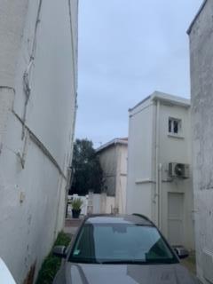 Saint-Georges-de-Didonne (17110) 

IDEAL INVESTISSEUR DEL'IMMOBILIER vous propose cet ensemble immobilier de deux lots dans l'hyper centre. Lot N