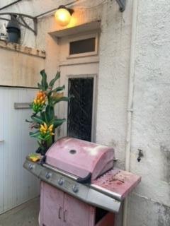 Saint-Georges-de-Didonne (17110) 

IDEAL INVESTISSEUR DEL'IMMOBILIER vous propose cet ensemble immobilier de deux lots dans l'hyper centre. Lot N