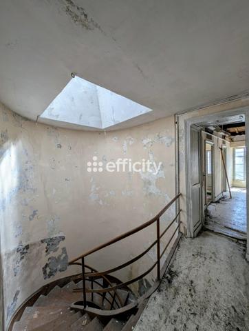 Immeuble 12 pièces - 220 m²