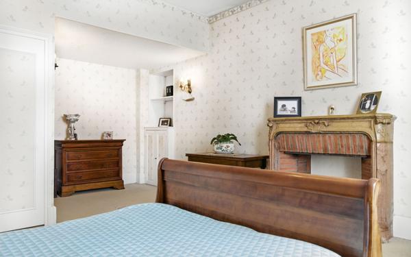 Maison à vendre    11 pièces • 263 m2 Paris 1