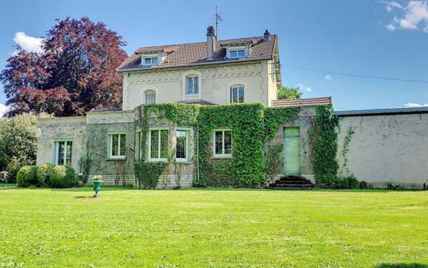 Maison à vendre    11 pièces • 263 m2 Paris 1