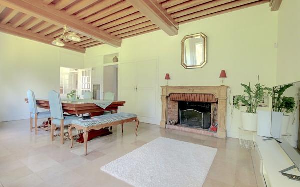 Maison à vendre    11 pièces • 263 m2 Paris 1