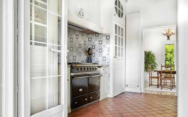 Maison à vendre    11 pièces • 263 m2 Paris 1