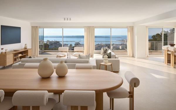 Appartement à vendre    5 pièces • 210 m2 Cannes