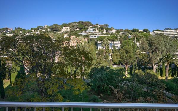 Appartement à vendre    5 pièces • 210 m2 Cannes