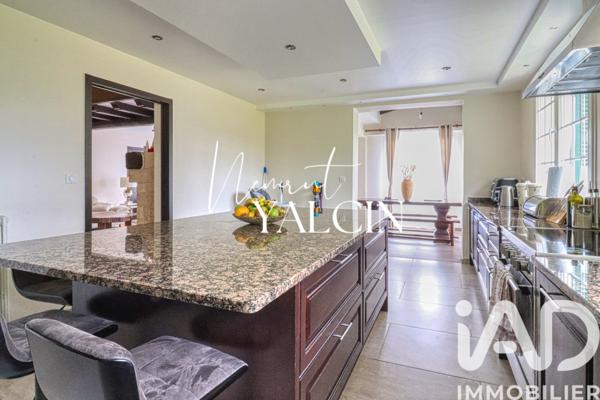 Maison à vendre 7 pièces 195 m² Lamorlaye