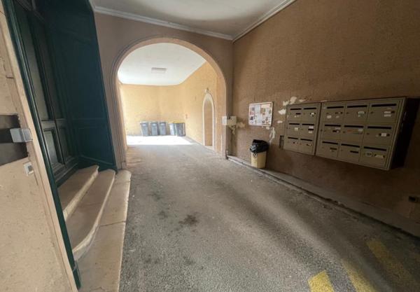 Location emplacement de parking - hyper centre