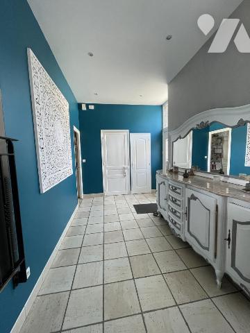 Magnifique maison de ville avec piscine à LA FERTE MACE