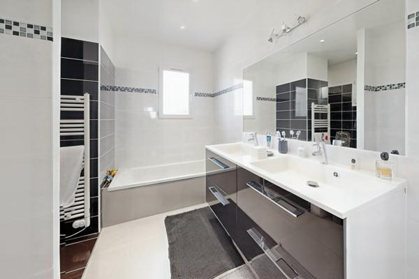 Pennes-Mirabeau (13170) Villa de Plain-pied 210m² - Terrain 1050m²