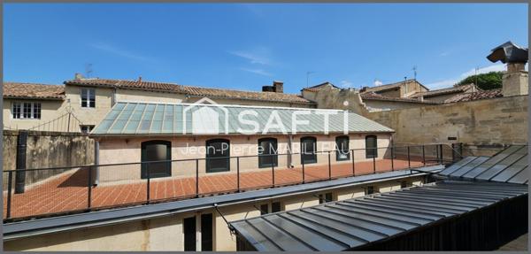 Triplex T4 rénové, terrasse, intra-muros Avignon