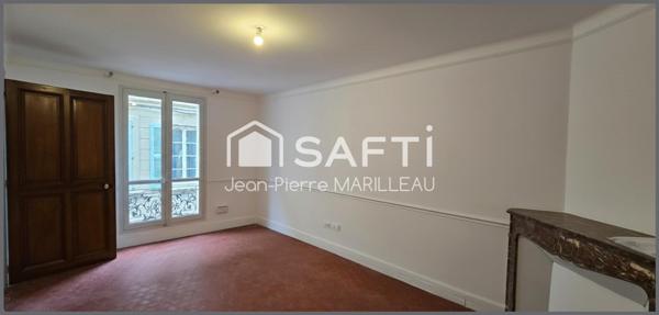 Triplex T4 rénové, terrasse, intra-muros Avignon