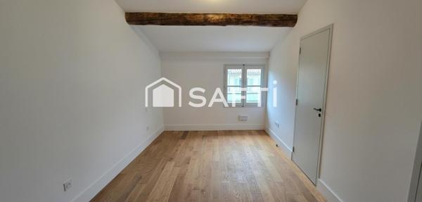 Triplex T4 rénové, terrasse, intra-muros Avignon