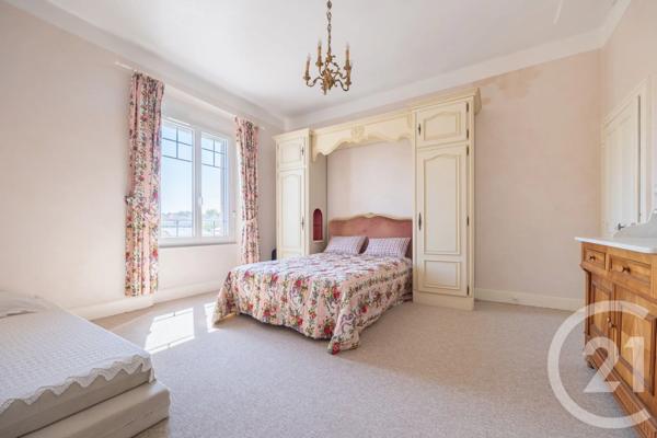 Maison à vendre  8 pièces - 202,50 m 2   CARMAUX  - 81
