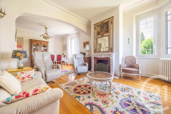 Maison à vendre  8 pièces - 202,50 m 2   CARMAUX  - 81