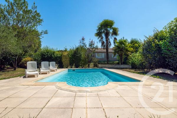 Maison à vendre  8 pièces - 202,50 m 2   CARMAUX  - 81