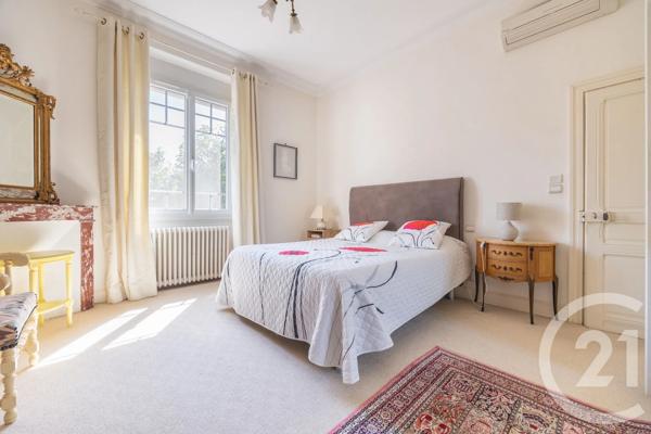 Maison à vendre  8 pièces - 202,50 m 2   CARMAUX  - 81