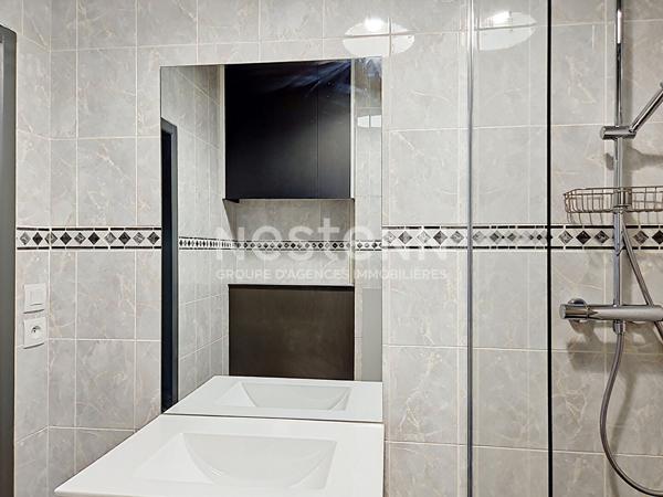 Rare studio rénové et meublé avec charme dans la résidence Le Splendide