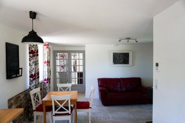 Charmant ensemble immobilier avec deux maisons et piscines au coeur du Périgord vert.