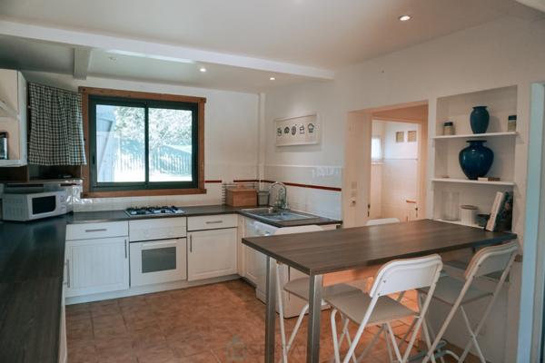 Charmant ensemble immobilier avec deux maisons et piscines au coeur du Périgord vert.