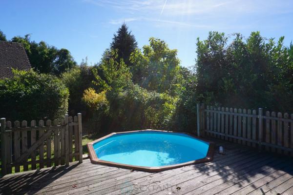 Charmant ensemble immobilier avec deux maisons et piscines au coeur du Périgord vert.