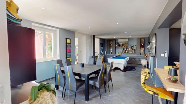 Coup de coeur assuré : 210 m² rénovés, piscine et espaces de vie exceptionnels