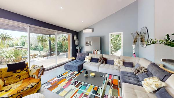 Coup de coeur assuré : 210 m² rénovés, piscine et espaces de vie exceptionnels
