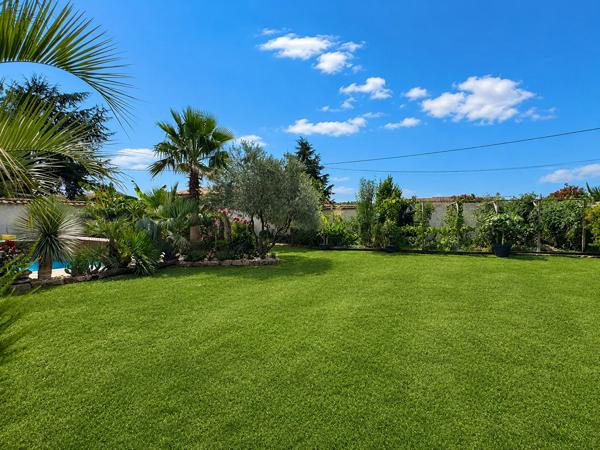 Coup de coeur assuré : 210 m² rénovés, piscine et espaces de vie exceptionnels