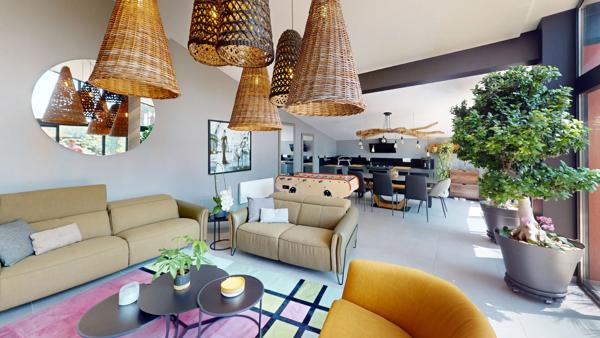 Coup de coeur assuré : 210 m² rénovés, piscine et espaces de vie exceptionnels
