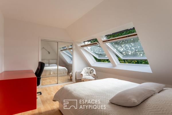 Maison d’architecte en ossature bois avec piscine et vue sur le golf