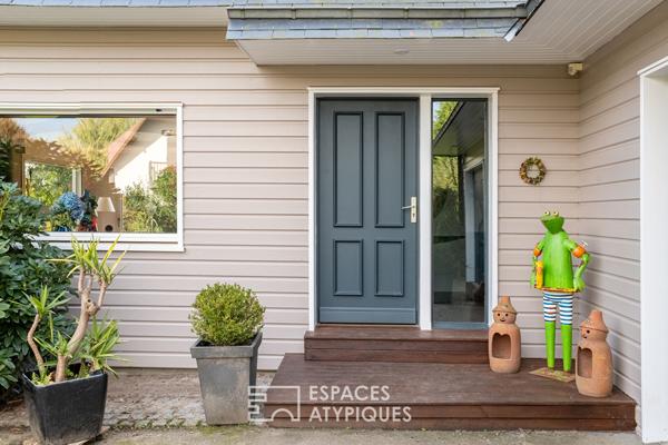 Maison d’architecte en ossature bois avec piscine et vue sur le golf