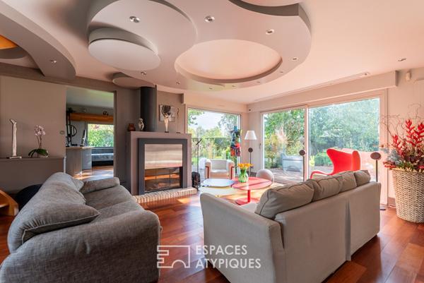 Maison d’architecte en ossature bois avec piscine et vue sur le golf
