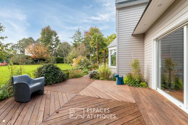 Maison d’architecte en ossature bois avec piscine et vue sur le golf