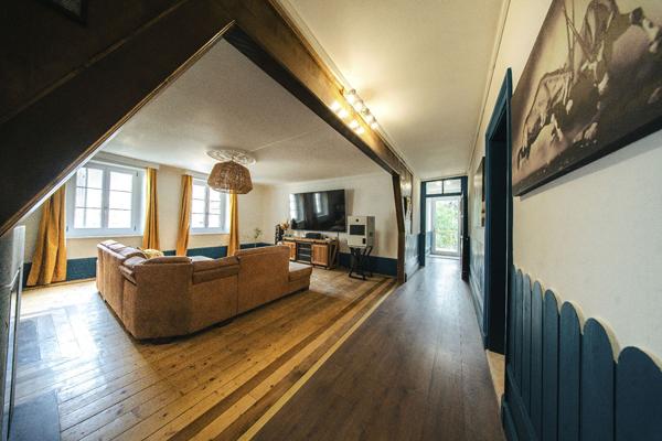 Appartement 5 pièces 226.4 m2