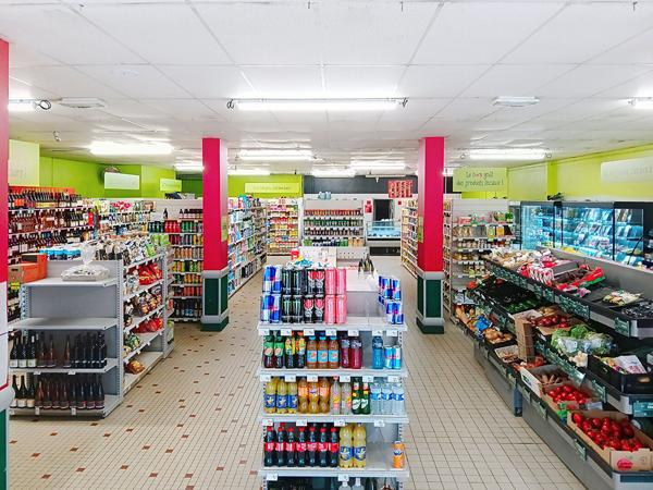 Fonds de commerce à vendre au centre-ville du Faouët - 539 m² avec appartement de fonction
