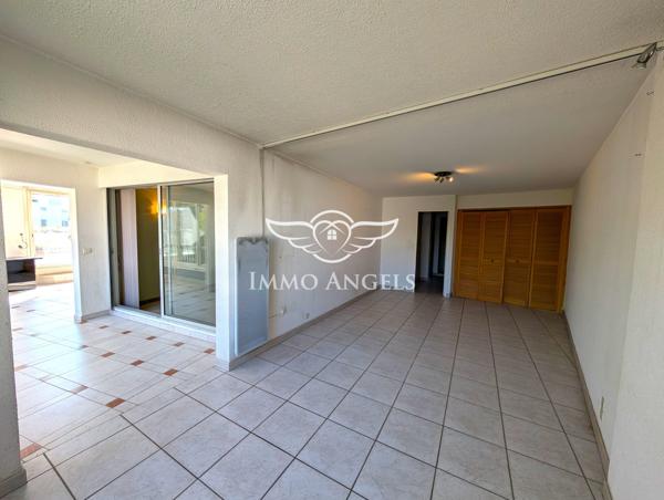 Appartement T4 de 126 m² avec terrasse de 60 m², garage, box et parking