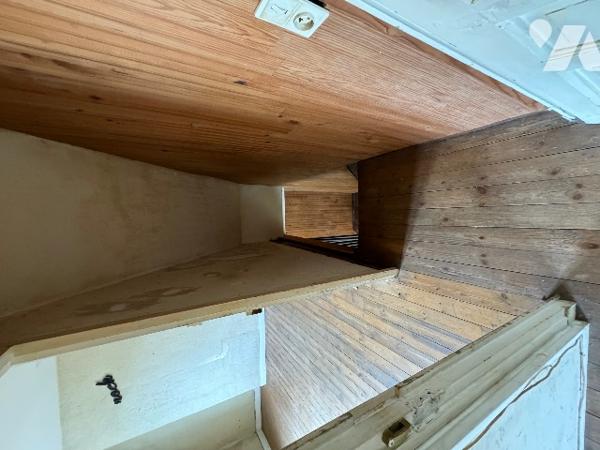 Maison d'habitation à NONANT LE PIN (env 85 m² habitable) à rénover située dans le bourg