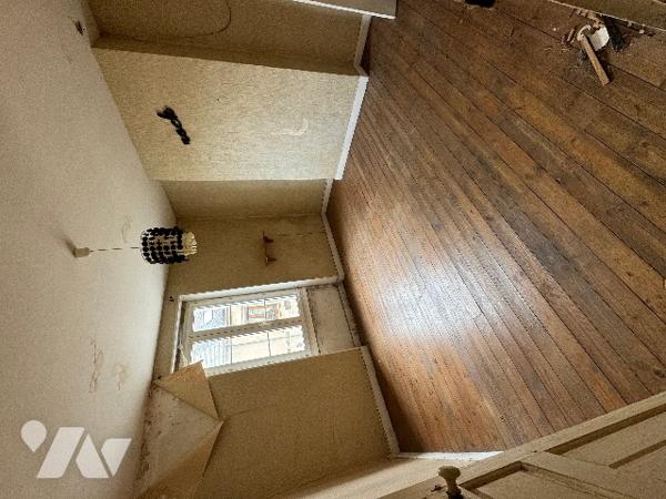 Maison d'habitation à NONANT LE PIN (env 85 m² habitable) à rénover située dans le bourg