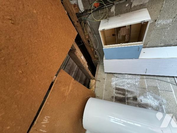 Maison d'habitation à NONANT LE PIN (env 85 m² habitable) à rénover située dans le bourg