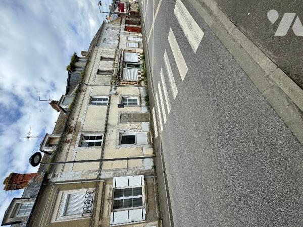 Maison d'habitation à NONANT LE PIN (env 85 m² habitable) à rénover située dans le bourg