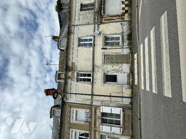 Maison d'habitation à NONANT LE PIN (env 85 m² habitable) à rénover située dans le bourg