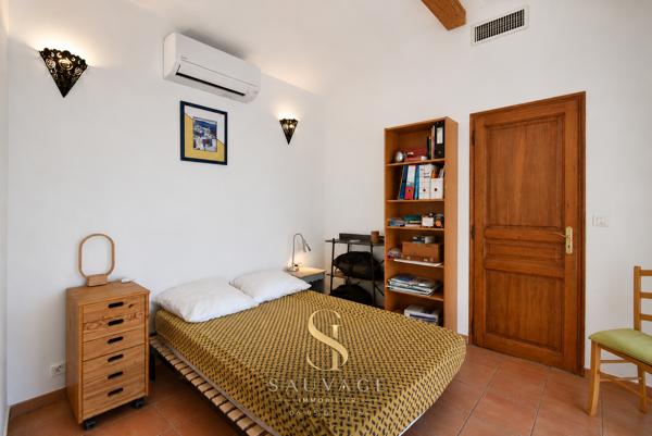 DRAGUIGNAN – LA VAUGINE – BASTIDE FAMILIALE AVEC PISCINE SUR 2 500 M²