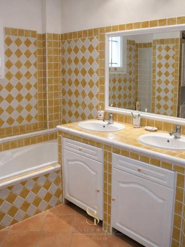 DRAGUIGNAN – LA VAUGINE – BASTIDE FAMILIALE AVEC PISCINE SUR 2 500 M²