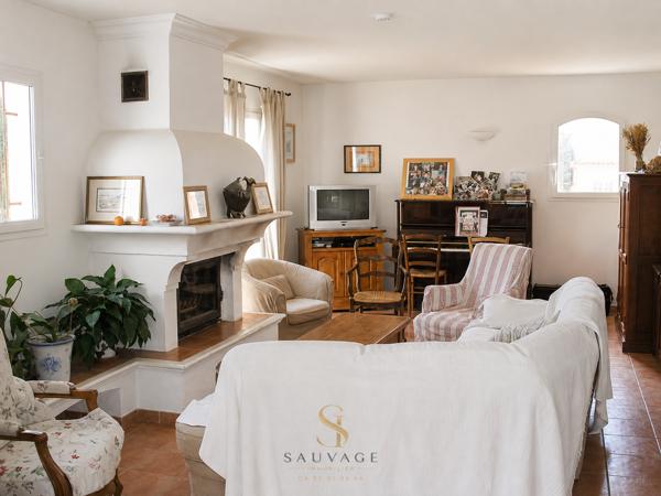 DRAGUIGNAN – LA VAUGINE – BASTIDE FAMILIALE AVEC PISCINE SUR 2 500 M²