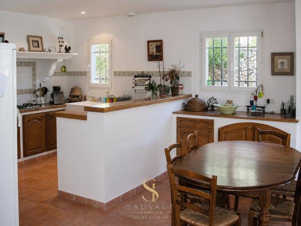 DRAGUIGNAN – LA VAUGINE – BASTIDE FAMILIALE AVEC PISCINE SUR 2 500 M²