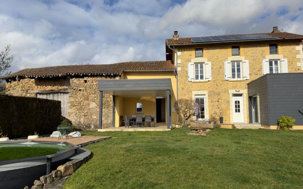 Maison à vendre    4 pièces • 115 m2 Saint-Victurnien